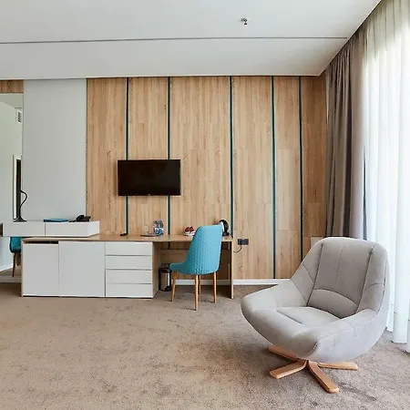 Aqua-minsk Plus ホテル 4*